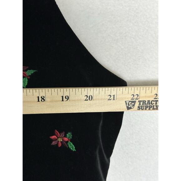 Karen Scott Black Velvet Ugly Christmas Holiday Vest Embroidered Wreaths Size L - Picture 3 of 6